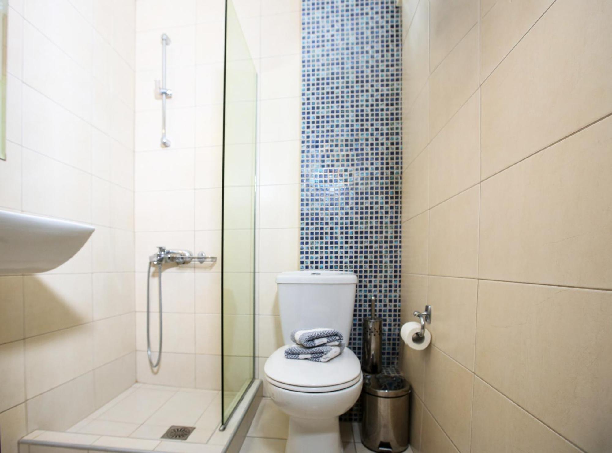 Astron Hotel 2*
